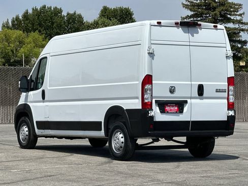 Used 2023 RAM ProMaster 2500 w/ Interior LED Lighting Group FWD image 5