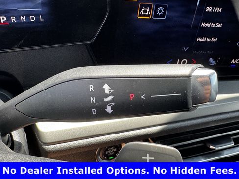 Used 2025 Chevrolet Traverse LT FWD image 19