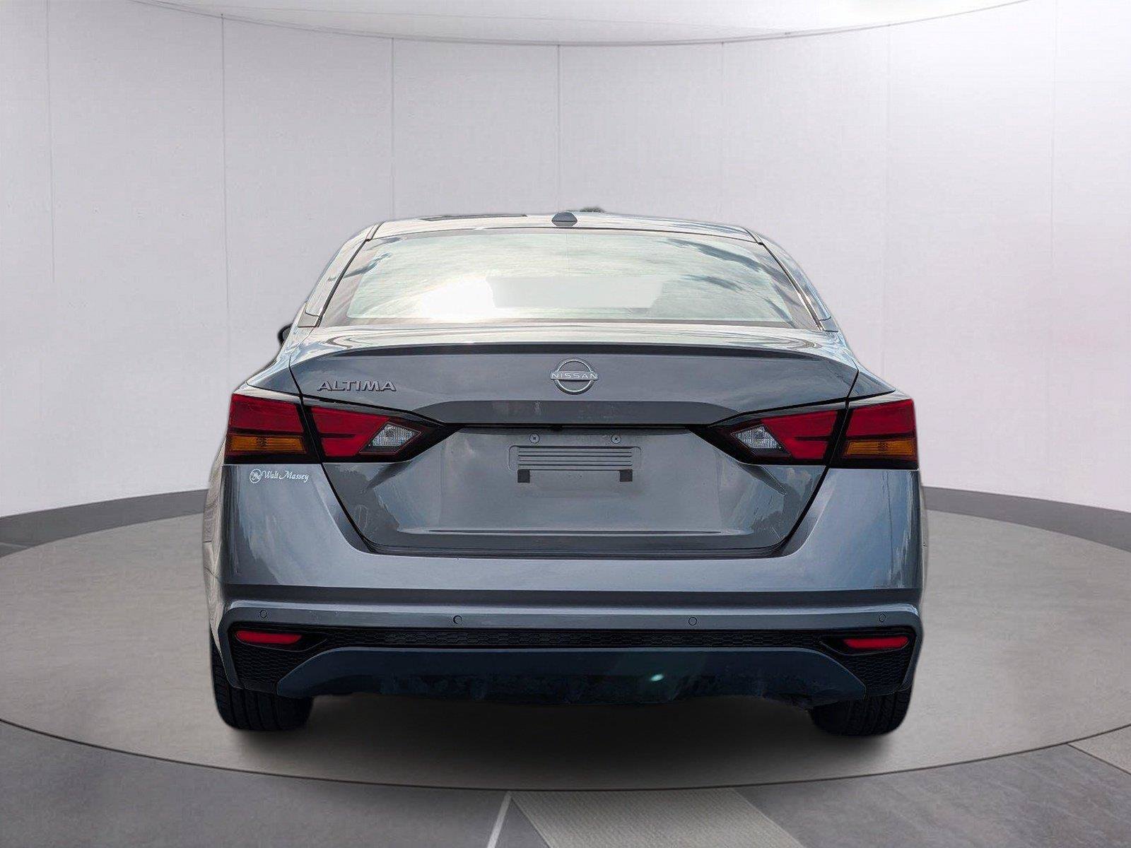 Used 2025 Nissan Altima 2.5 SV FWD image 4