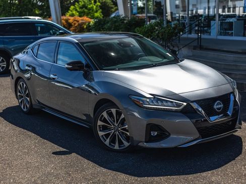 Used 2023 Nissan Maxima Platinum FWD image 2