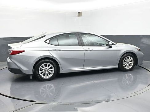 Used 2025 Toyota Camry LE FWD image 3