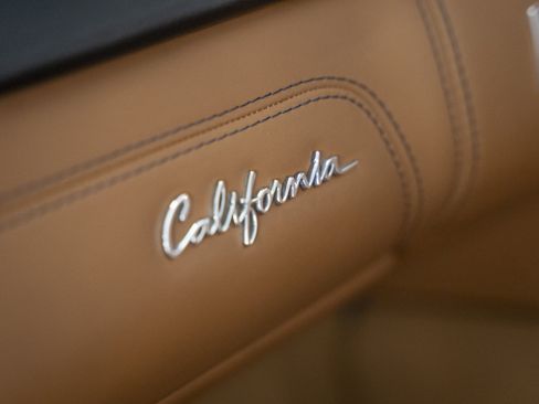 Used 2010 Ferrari California image 47