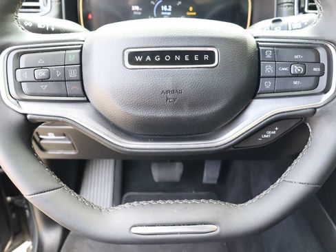 Used 2024 Jeep Wagoneer L Series II w/ Convenience Group I AWD/4WD image 13