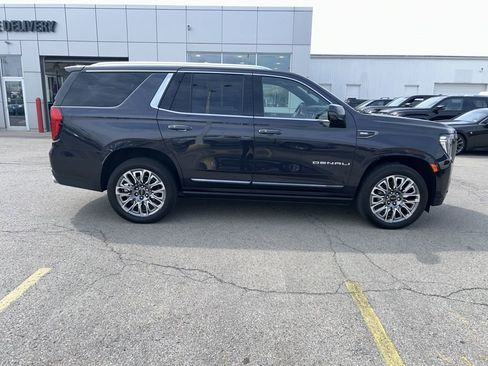 Used 2023 GMC Yukon Denali Ultimate image 8