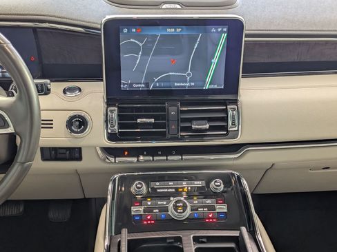 Used 2020 Lincoln Navigator Reserve w/ Equipment Group 208A Reserve image 35
