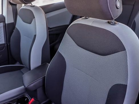 Used 2022 Volkswagen Taos S image 27