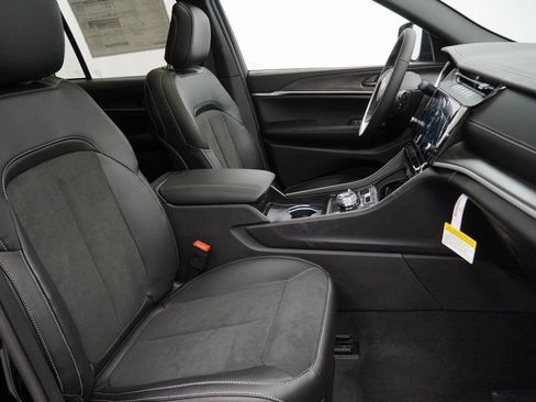 New 2026 Jeep Grand Cherokee Altitude image 33