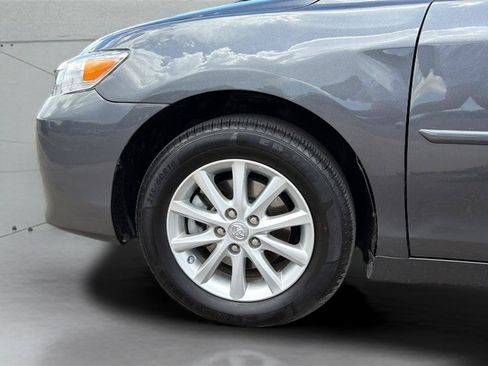 Used 2011 Toyota Camry XLE w/ SE/XLE Extra-Value Pkg FWD image 33