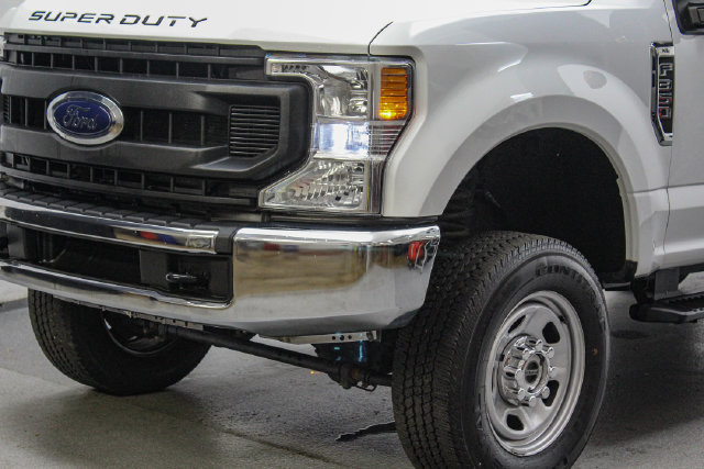 Used 2022 Ford F350 XL w/ Power Equipment Group AWD/4WD image 3