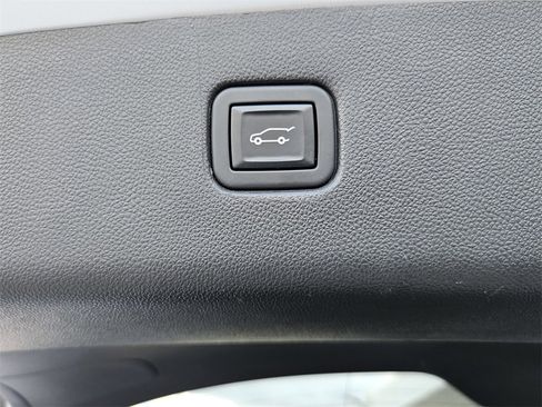 Used 2020 Chevrolet Blazer RS image 33