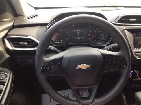 Used 2022 Chevrolet TrailBlazer LT FWD image 8