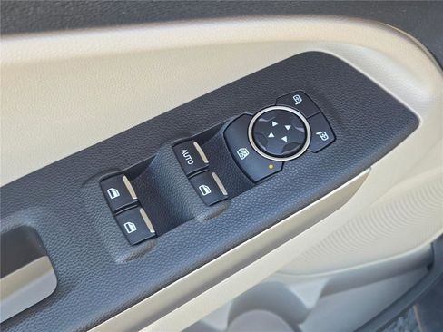 Used 2021 Ford EcoSport S image 23