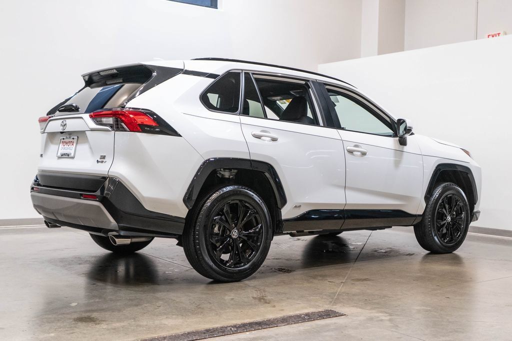 Certified 2025 Toyota RAV4 SE AWD/4WD image 9