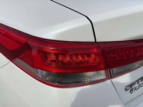 Used 2017 Kia Optima Premium FWD image 10