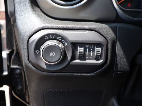 Used 2018 Jeep Wrangler Unlimited Sport S AWD/4WD image 15