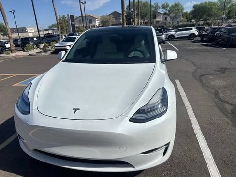 Used 2020 Tesla Model Y Long Range AWD/4WD image 5