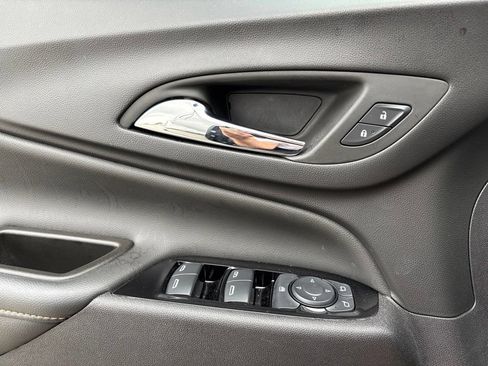 Used 2024 Chevrolet Equinox Premier FWD image 21