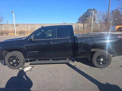 Used 2018 Chevrolet Silverado 1500 LT w/ All Star Edition image 8