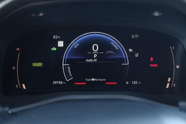 Used 2025 Toyota Camry SE FWD image 19
