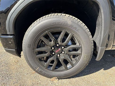 New 2026 GMC Sierra 1500 Elevation image 10