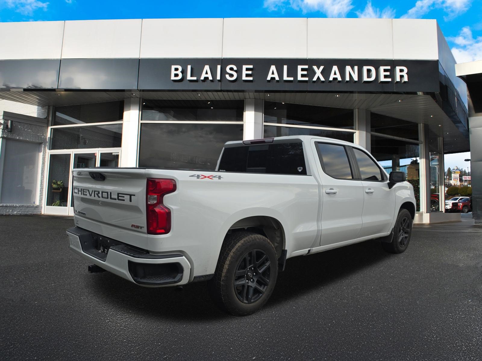 Used 2024 Chevrolet Silverado 1500 RST w/ Convenience Package II AWD/4WD image 3