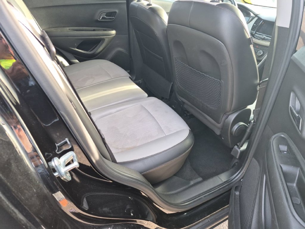 Used 2021 Chevrolet Trax LT FWD image 7