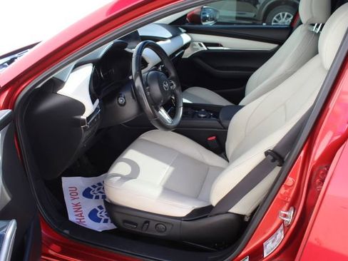 Used 2019 MAZDA MAZDA3 Sedan w/ Premium Package image 31