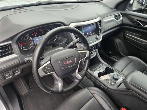 Used 2023 GMC Acadia SLT image 11