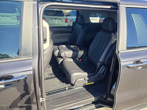 Certified 2025 Kia Carnival LXS image 31