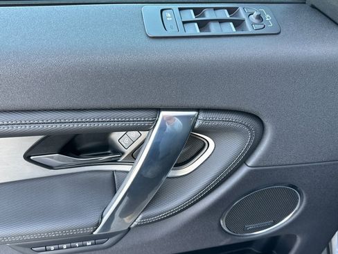 Used 2025 Land Rover Discovery Sport Dynamic SE image 10