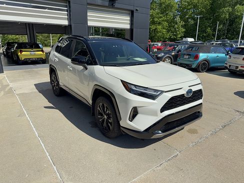 Used 2022 Toyota RAV4 XSE w/ XSE Grade Weather Package AWD/4WD image 2