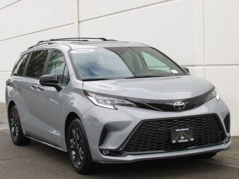 Used 2026 Toyota Sienna XSE AWD/4WD image 2
