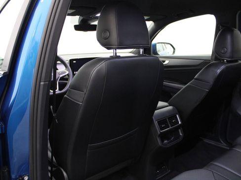 Used 2024 Volkswagen Atlas Cross Sport SE image 19