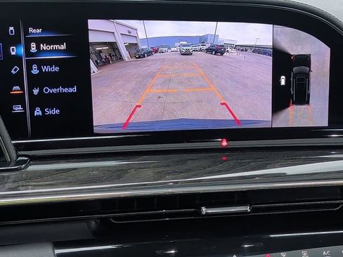 Used 2024 Cadillac Escalade Premium Luxury image 9