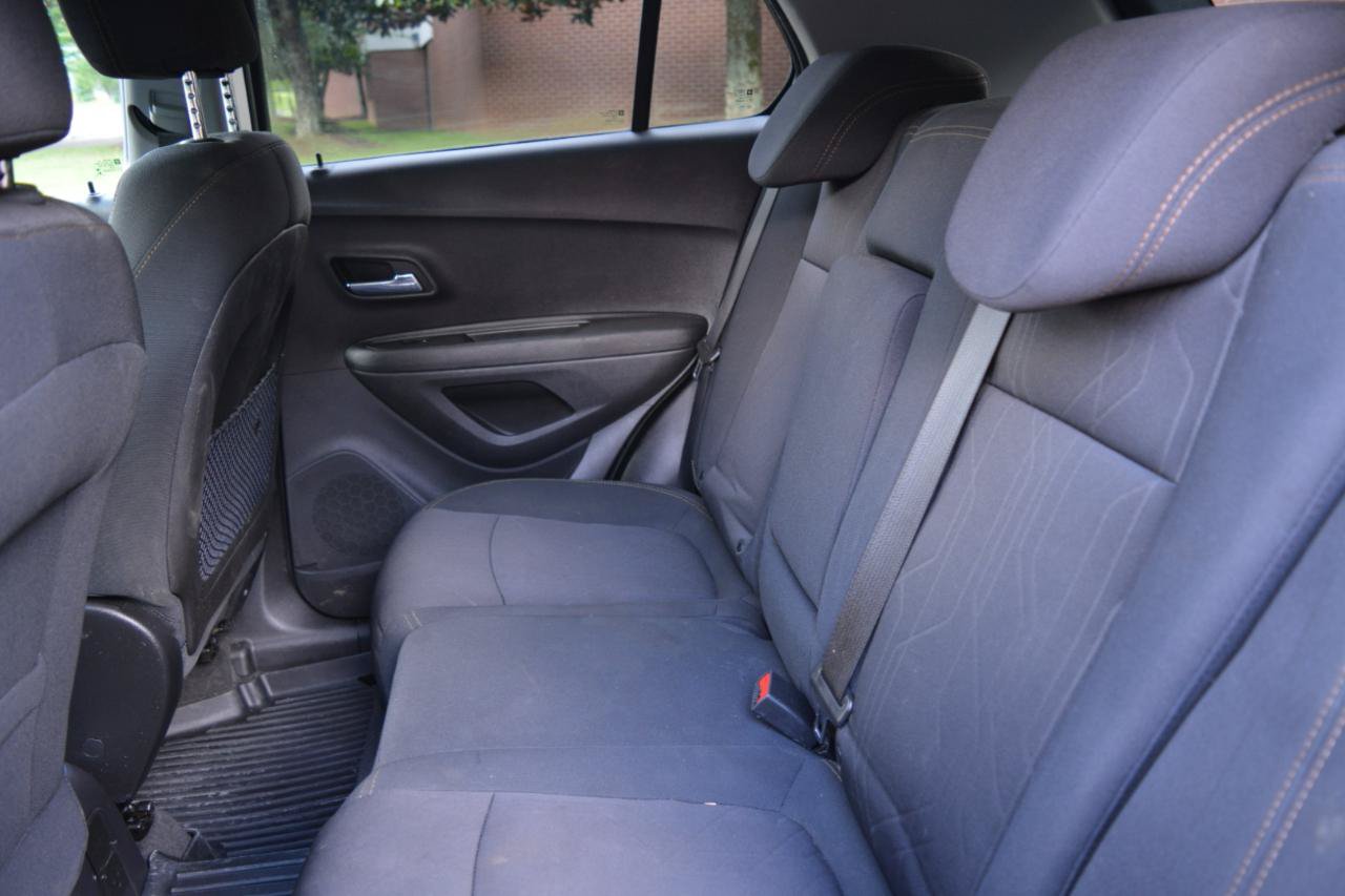 Used 2020 Chevrolet Trax LT FWD image 13