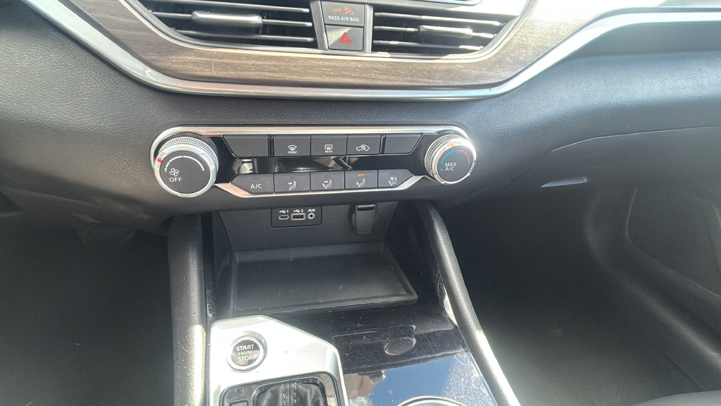 Used 2024 Nissan Altima 2.5 SV FWD image 13