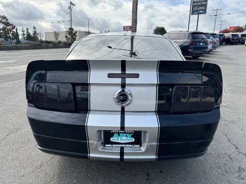 Used 2009 Ford Mustang GT Premium image 4