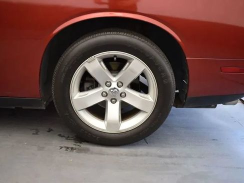 Used 2010 Dodge Challenger SE RWD image 25
