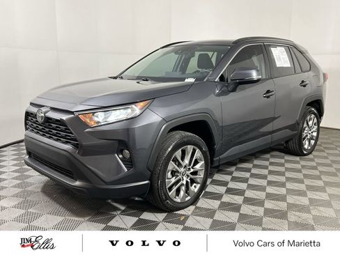 Used 2021 Toyota RAV4 XLE Premium image 5