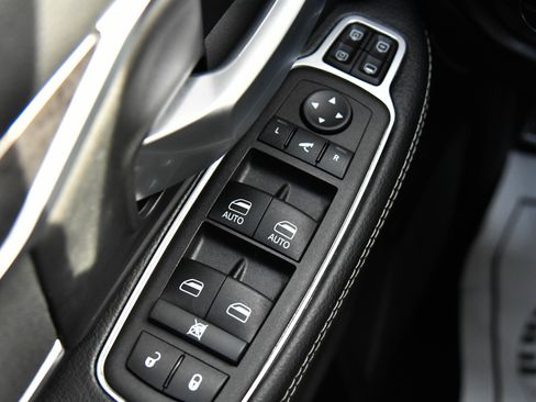 Used 2024 RAM 2500 Big Horn w/ Night Edition image 40