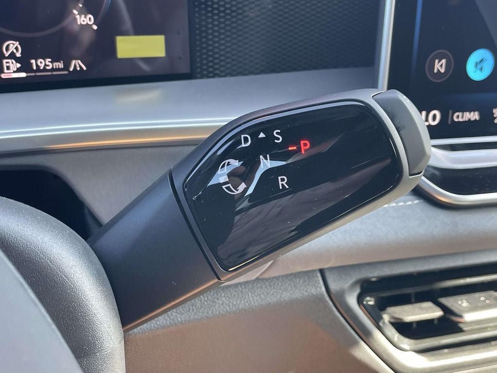 New 2026 Volkswagen Tiguan SE R-Line AWD/4WD image 31