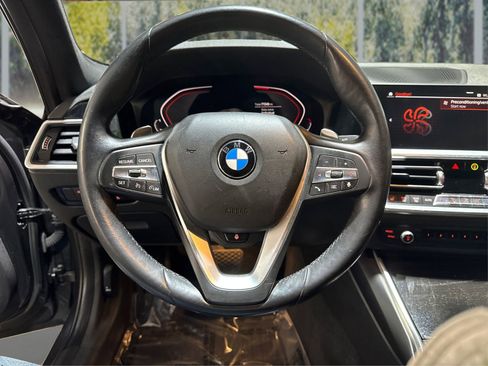 Used 2019 BMW 330i xDrive Sedan w/ Convenience Package AWD/4WD image 17