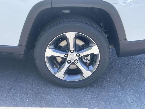 New 2026 Jeep Grand Cherokee L Limited w/ Luxury Tech Group II AWD/4WD image 12