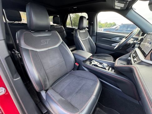 Used 2025 Ford Explorer ST AWD/4WD image 34