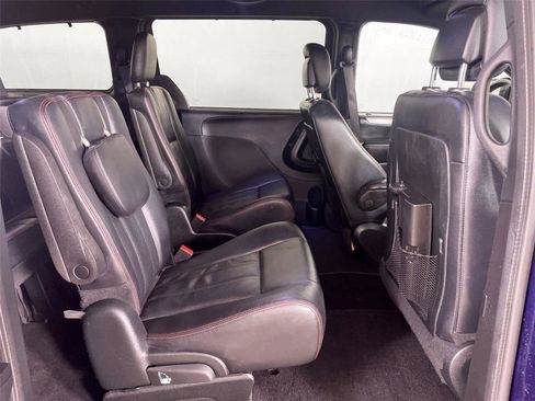 Used 2017 Dodge Grand Caravan GT FWD image 26