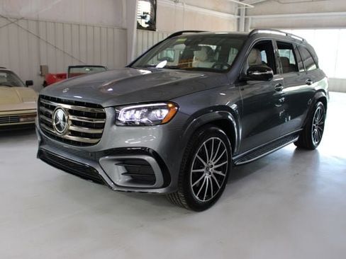 Used 2026 Mercedes-Benz GLS 580 4MATIC image 43
