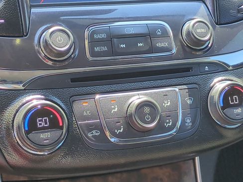 Used 2014 Chevrolet Impala LT FWD image 24