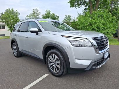 Used 2023 Nissan Pathfinder SL