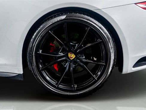 Used 2019 Porsche 911 Carrera 4S AWD/4WD image 18