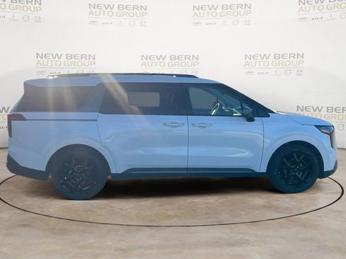 New 2026 Kia Carnival SX Prestige FWD image 6